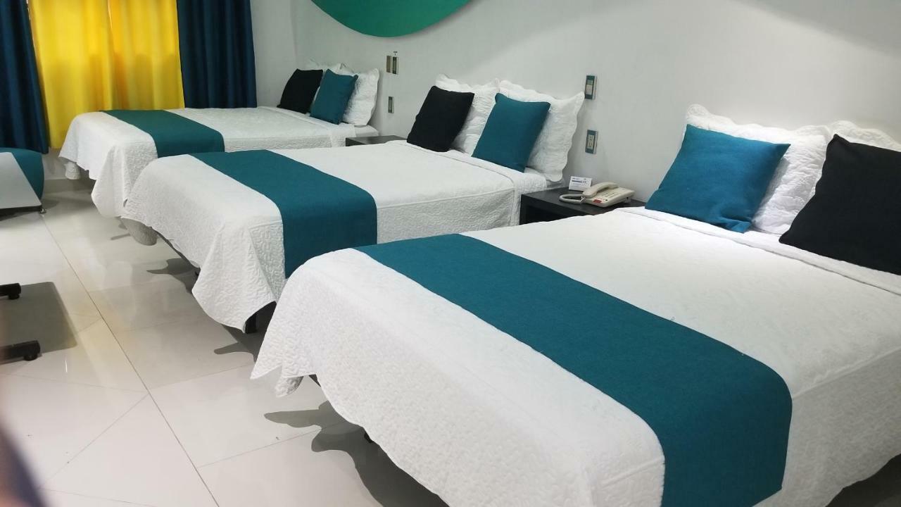 Hotel Dluxe Сан-Хуан-де-лос-Лагос Екстер'єр фото